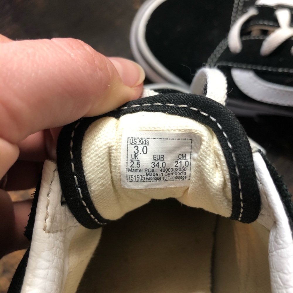 Vans - Picture 3 of 5